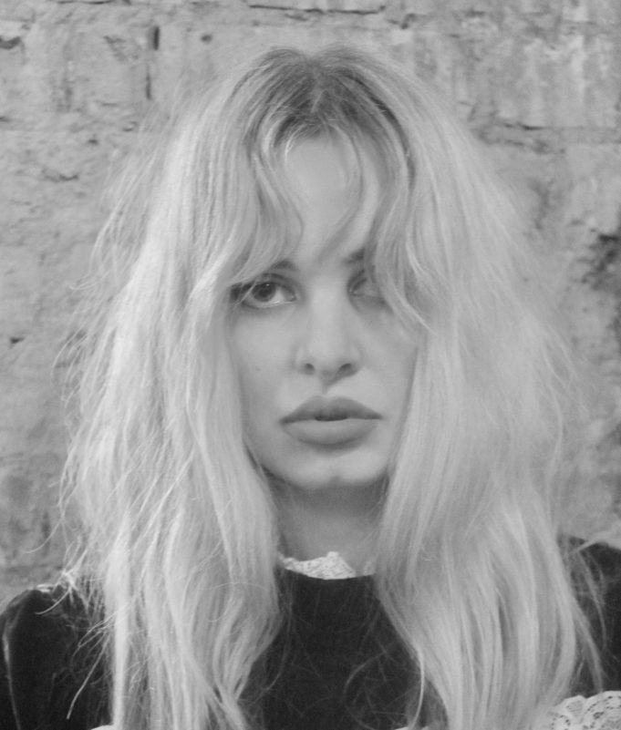 Cosima Bellamacina fights the inner demons on ‘Way Too Deep’ Cosima Bellamacina Way Too Deep