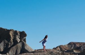 Kitty Finer returns with the intimate B-Sides EP Kitty Finer B-Side