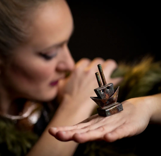 Lia Hide Release Hypnotic Trip-Hop Track Row Row Row Lia Hide - Row Row Row