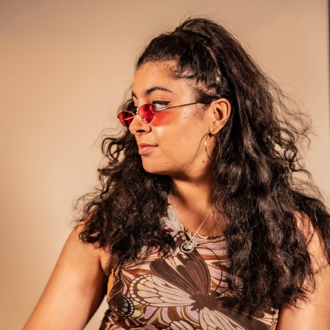 FIZA Premieres Her Debut Single ‘Pieces’ FIZA - Pieces