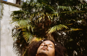 Roseland En Why Cee Takes Inspiration From Bené In City Of God Roseland En Why Cee