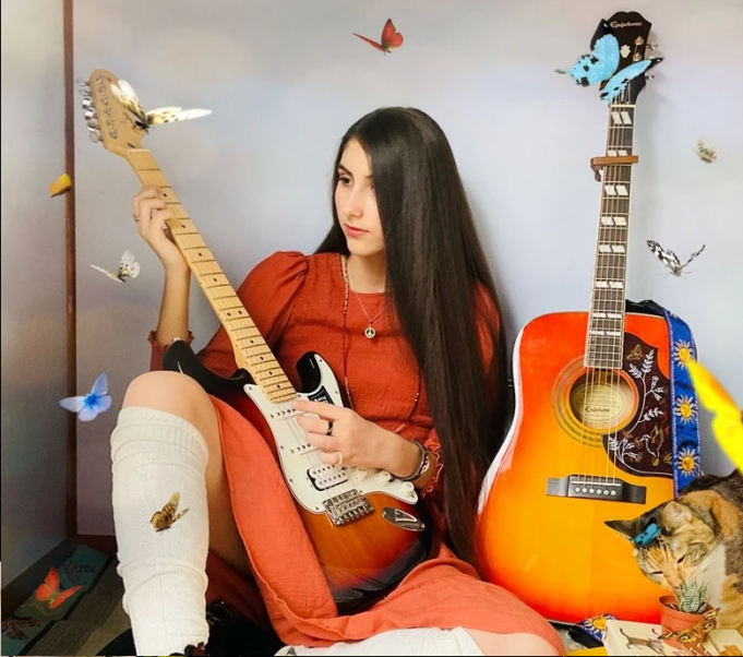 The Glassy Cool of Maria Deirisarri ‘Diamond’ Maria Deirisarri Diamond