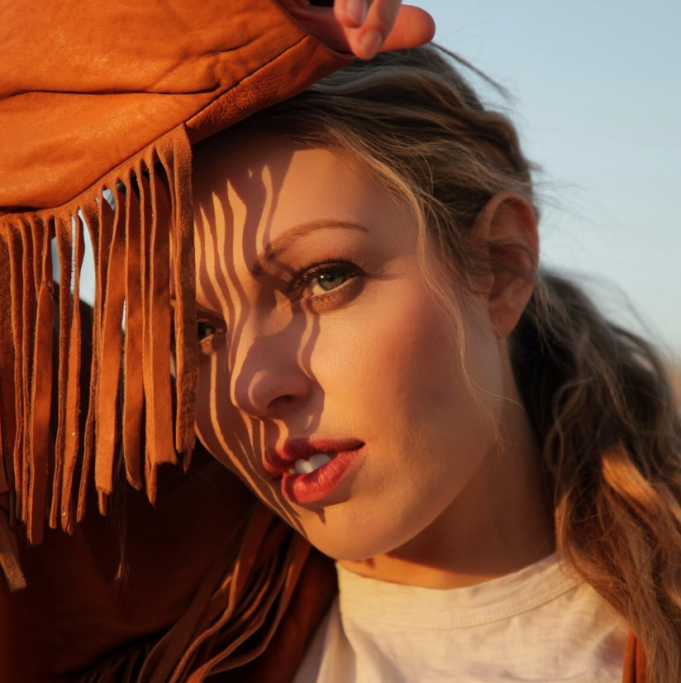 Lucy Lane Chases ‘Back To Me’ Lucy Lane Back to Me