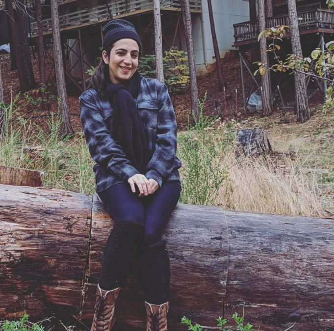 Daniela Galasso Keeps You Warm With ‘Embers’ (Acoustic) Daniela Galasso Campfire Sparks With ‘Embers’ - Right Chord Music