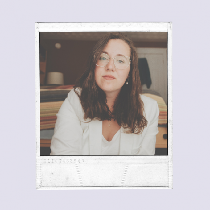 Clare Siobhan Finds Comfort in Change on ‘Flare’ Clare Siobhan - Flare on Right Chord Music