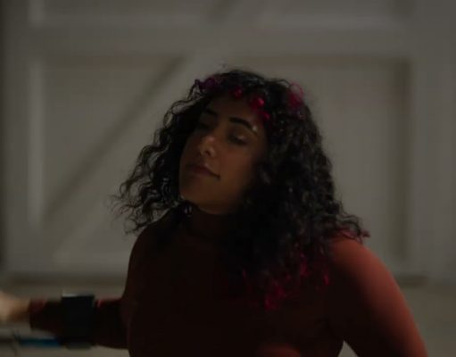 Eliza Hull Showcases Her Super Power On ‘Running Underwater’ Eliza Hull Running Underwater - Right Chord Music Blog Review