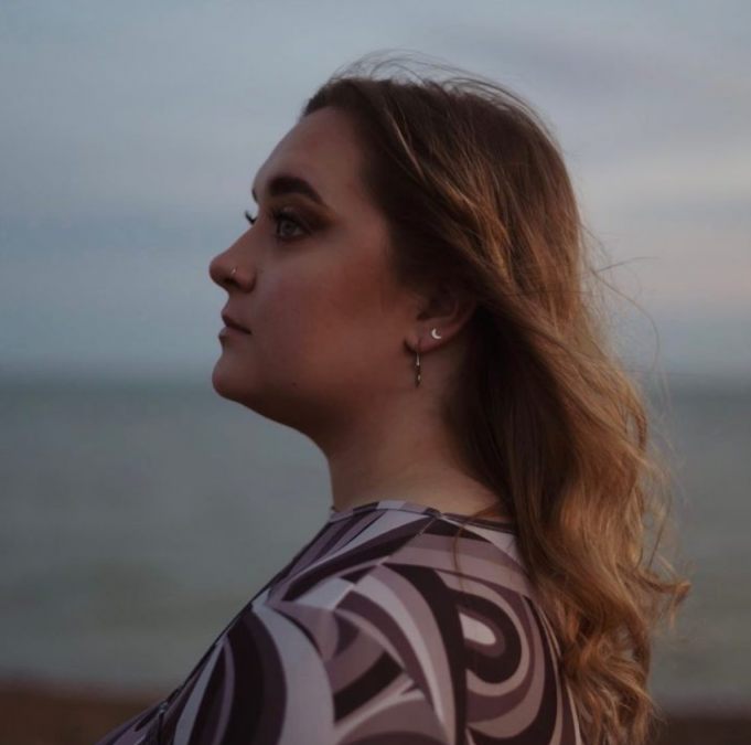 Livvy English’s Debut Is ‘Meant To Be’ Livvy English - Meant To Be single review on Right Chord Music