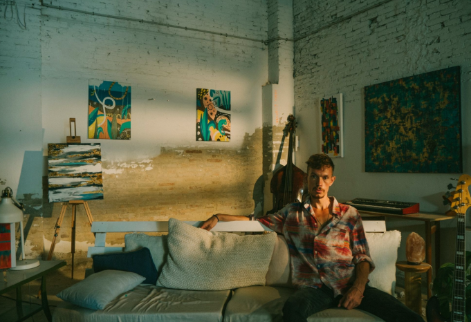 Daniel de Boer Brings Us ‘Out of Shadows’ Daniel de Boer Out of Shadows on Right Chord Music