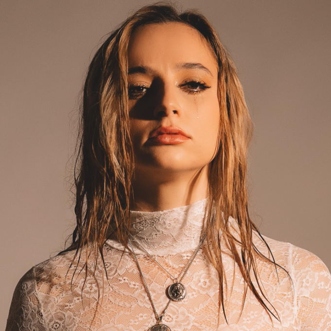 Kirrilee Rides The ‘Rollercoasters’ Kirrilee Rollercoasters on Right Chord Music