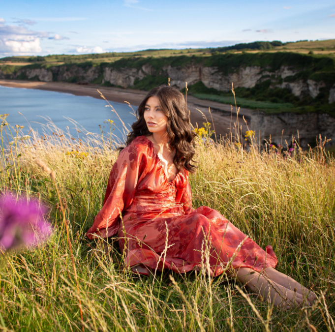 Elizabeth Liddle Ponders ‘What I Wouldn’t Do’ Elizabeth Liddle What I Wouldn't Do on Right Chord Music