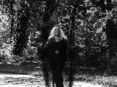 Tracy Cloud’s New Album Leaves Us ‘Spellbound’ Tracy Cloud Spellbound album review on Right Chord Music