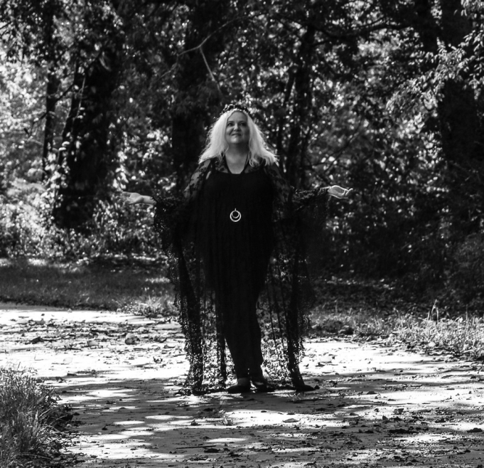 Tracy Cloud’s New Album Leaves Us ‘Spellbound’ Tracy Cloud Spellbound album review on Right Chord Music