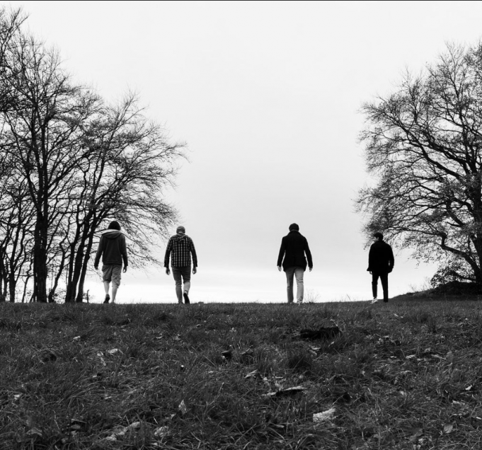 Mindless Crowd Open The Door To Wonder On ‘Star Chaser’ Mindless Crowd - Star Chaser review on Right Chord Music Blog