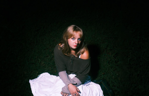 First Signs of Love No 227. Izzy Potter ‘Can’t End What Never Was’ Izzy Potter 'can't end what never was' review on Right Chord Music