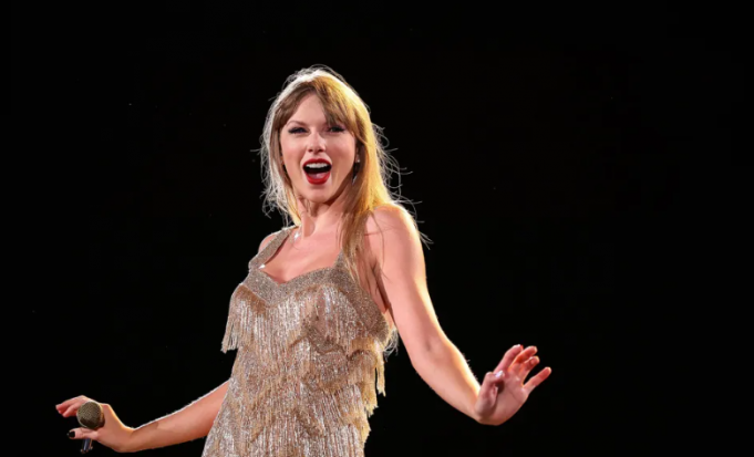 10 Taylor Swift Alternatives For Your Next Playlist 10 Taylor Swift Alternatives. Discover these 10 female artists on Right Chord Music.