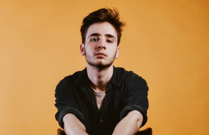 Isaac Neilson Explores Suicidal Escapism On ‘Flying’ Isaac Neilson Flying on Right Chord Music Blog