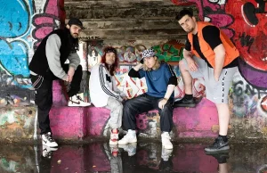 Velour Fog Bring The 90s Rock On ‘Glue’ Velour Fog Glue review on Right Chord Music Blog