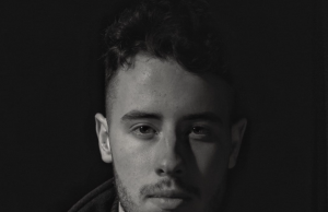 Lewis Newton Is ‘Falling For You’ Lewis Newton I'm Falling For You review on Right Chord Music