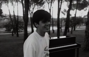 Inigo Quintero Is The Mysterious Stranger On ‘Desconocido’ Inigo Quintero Desconocido on Right Chord Music