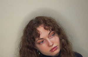 Rebekka Louise Finds Light: ‘There’s Something In The Shadows’ Rebekka Louise Something In The Shadows on Right Chord Music