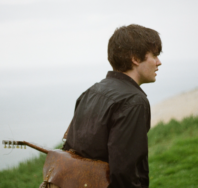 Jonty Read is a ‘Lonely Traveller’ Jonty Read Lonely Traveller review on Right Chord Music