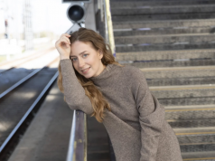 POLI NIKA Captures Love On ‘Nothing Belongs To Us’ POLI NIKA Nothing Belongs To Us on Right Chord Music