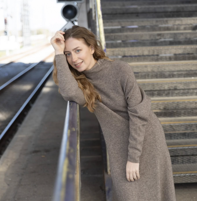 POLI NIKA Captures Love On ‘Nothing Belongs To Us’ POLI NIKA Nothing Belongs To Us on Right Chord Music