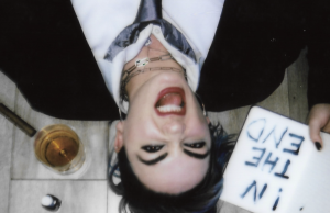 Jules & The Howl Tackle Self Doubt ‘In The End’ Jules & The Howl In The End on Right Chord Music