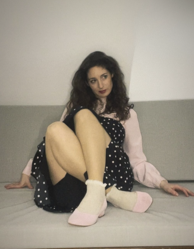 Siri Neel Loses Herself In ‘I’m a Maze’ Siri Neel I'm a Maze on Right Chord Music