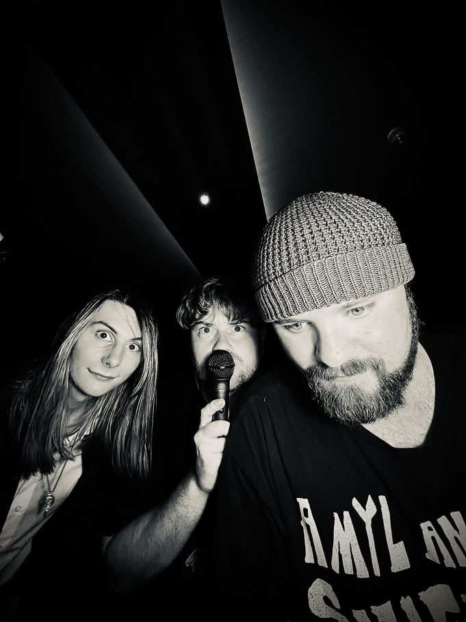 The MEDZ Seek Liberation On ‘Papercuts’ The MEDZ Papercuts on Right Chord Music