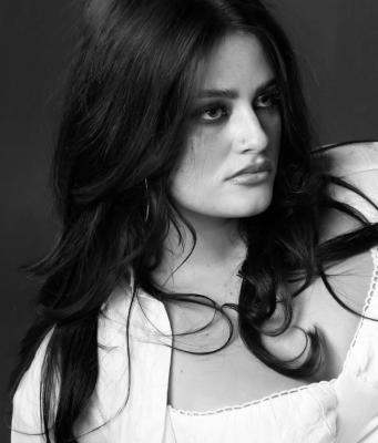 Isla André Plays ‘Romance Roulette’ Isla André Romance Roulette on Right Chord Music