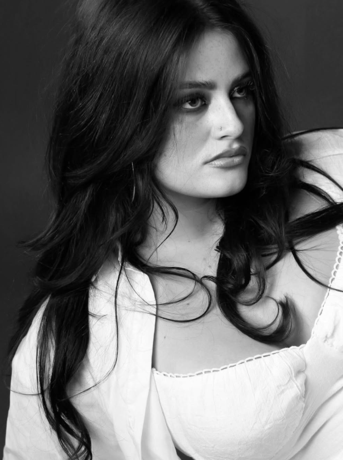 Isla André Plays ‘Romance Roulette’ Isla André Romance Roulette on Right Chord Music