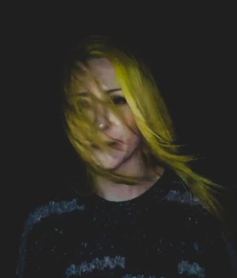 Efterlo Clings To ‘The Sweater’